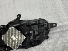 Laden Sie das Bild in den Galerie-Viewer, Frontscheinwerfer Maserati I 06701588620 Links Scheinwerfer Headlight SCH2632683079pq