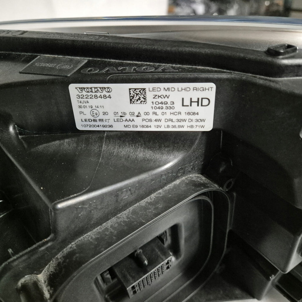 Frontscheinwerfer Volvo S40 32228484 LED Rechts Scheinwerfer Headlight SCH7819968112up