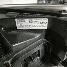 Load image into Gallery viewer, Frontscheinwerfer Volvo S40 32228484 LED Rechts Scheinwerfer Headlight SCH7819968112up