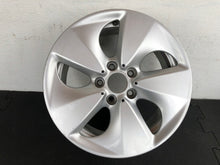 Laden Sie das Bild in den Galerie-Viewer, 1x Alufelge 17 Zoll 8.0&quot; 5x120 6794682 BMW F11 F06 F10 F12 F13 Rim Wheel