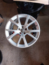 Load image into Gallery viewer, 1x Alufelge 18 Zoll 7.5&quot; 5x112 4G8071499 Audi Rim Wheel