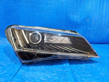 Laden Sie das Bild in den Galerie-Viewer, Frontscheinwerfer Skoda Superb III 3V1941016A Bi-Xenon Rechts Headlight