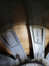 Laden Sie das Bild in den Galerie-Viewer, 1x Alufelge 18 Zoll 7.5&quot; 5x112 51ET Glanz 5E0601025000 Skoda Rim Wheel