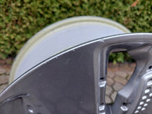 Load image into Gallery viewer, 1x Alufelge 17 Zoll 7.0&quot; 5x114.3 Glanz Silber 52910-K4000 Hyundai Kona Rim Wheel