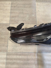 Laden Sie das Bild in den Galerie-Viewer, Frontscheinwerfer Toyota Corolla LED Links Scheinwerfer Headlight SCH5422944417mr