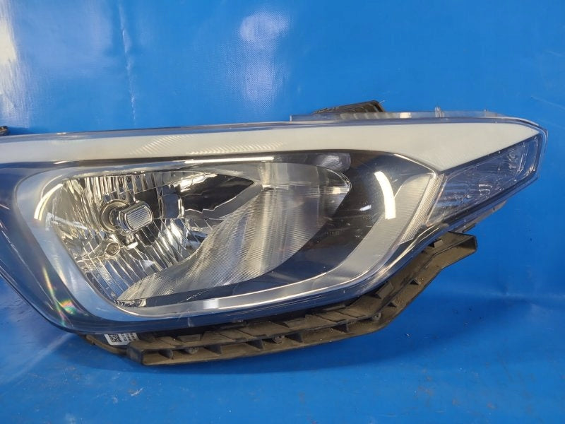 Frontscheinwerfer Hyundai I20 92102-C8 Rechts Scheinwerfer Headlight