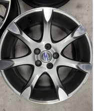 Laden Sie das Bild in den Galerie-Viewer, 1x Alufelge 18 Zoll 8.0&quot; 5x108 55ET Glanz Schwarz 30778090 Volvo Xc60 Rim Wheel