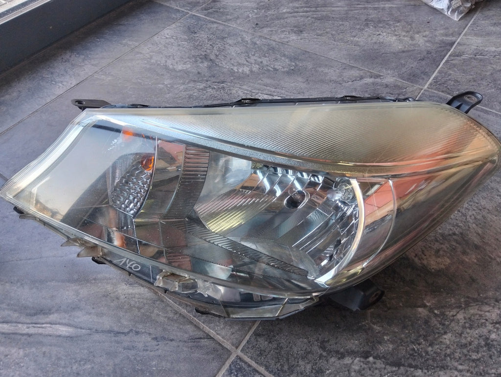 Frontscheinwerfer Toyota Yaris 26555-1HA1B Links Scheinwerfer Headlight SCH8968244063mx
