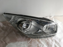 Laden Sie das Bild in den Galerie-Viewer, Frontscheinwerfer Kia Venga Rechts Scheinwerfer Headlight