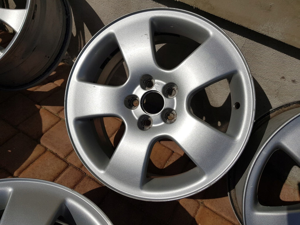 4x Alufelge 16 Zoll 6.5" 5x100 42ET 44421 Audi A3 Ibiza Toledo II Golf Iv