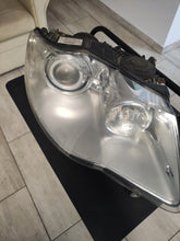 Laden Sie das Bild in den Galerie-Viewer, Frontscheinwerfer Audi A6 C6 Touareg 7L6941032C Xenon Rechts oder Links