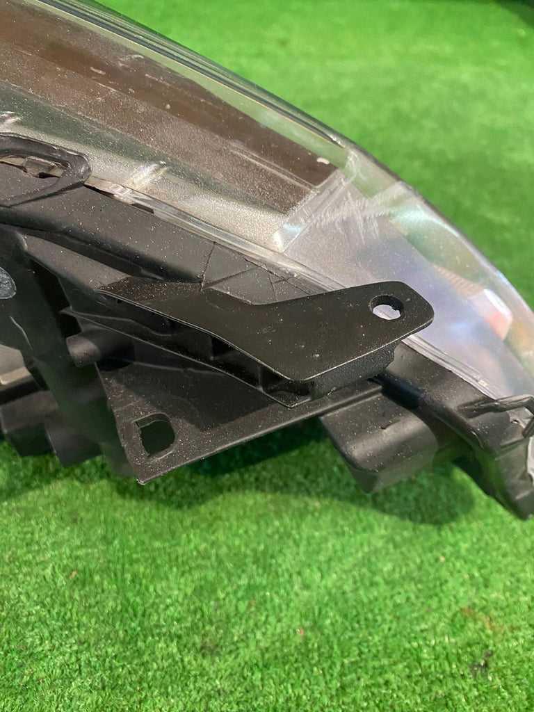 Frontscheinwerfer Toyota Yaris Links Scheinwerfer Headlight