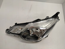Laden Sie das Bild in den Galerie-Viewer, Frontscheinwerfer Mitsubishi Space Star 8301D445 Links Scheinwerfer Headlight
