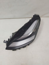 Laden Sie das Bild in den Galerie-Viewer, Frontscheinwerfer Tesla Model 1077375-00-C Links Scheinwerfer Headlight