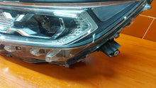 Laden Sie das Bild in den Galerie-Viewer, Frontscheinwerfer Toyota V 81185-42A33 LED Links Scheinwerfer Headlight SCH8742559345gc