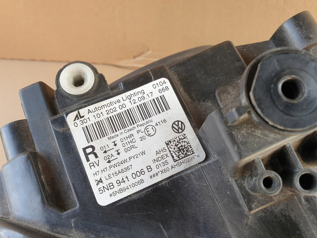 Frontscheinwerfer VW Tiguan 5NB941006B Halogen Rechts Scheinwerfer Headlight SCH9462224306ie