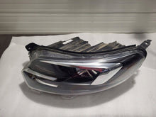 Laden Sie das Bild in den Galerie-Viewer, Frontscheinwerfer Opel Zafira 1656228180 Xenon Links Scheinwerfer Headlight SCH6273567461yw