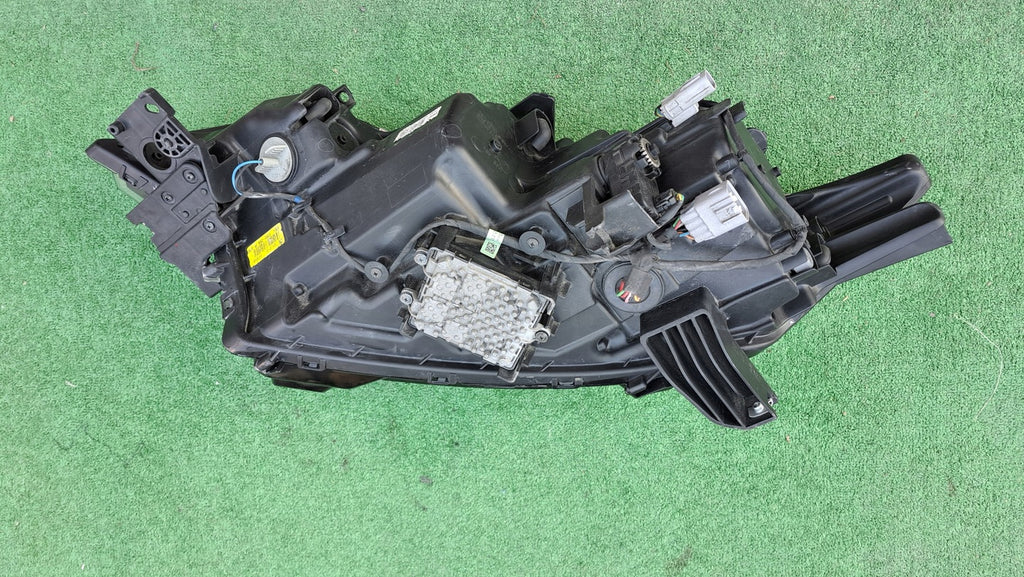 Frontscheinwerfer Mitsubishi Outlander III 8301D332 LED Rechts Headlight