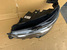 Laden Sie das Bild in den Galerie-Viewer, Frontscheinwerfer Opel Corsa F 39162653 Links Scheinwerfer Headlight SCH8826044777qt
