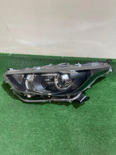 Laden Sie das Bild in den Galerie-Viewer, Frontscheinwerfer Toyota Yaris 0444636 Links Scheinwerfer Headlight SCH5000342060qg