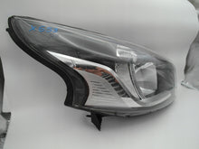 Load image into Gallery viewer, Frontscheinwerfer Renault Trafic III 260105469R Rechts Scheinwerfer Headlight SCH5843691748tw
