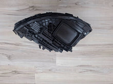 Laden Sie das Bild in den Galerie-Viewer, Frontscheinwerfer Mercedes-Benz W177 A1779063705 Links Scheinwerfer Headlight SCH6022171149yb