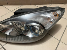 Load image into Gallery viewer, Frontscheinwerfer Hyundai I30 92101-2R000 Links Scheinwerfer Headlight