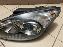 Laden Sie das Bild in den Galerie-Viewer, Frontscheinwerfer Hyundai I30 92101-2R000 Links Scheinwerfer Headlight SCH1024970128tg
