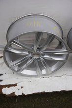 Load image into Gallery viewer, 1x Alufelge 18 Zoll 8.0" 5x112 44ET 3G0601025K VW Rim Wheel FEL3178461814mp