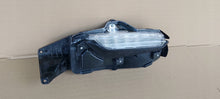 Laden Sie das Bild in den Galerie-Viewer, Frontscheinwerfer Toyota Yaris Cross 0D-317 Rechts Scheinwerfer Headlight SCH7664428471zm