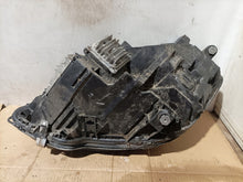 Laden Sie das Bild in den Galerie-Viewer, Frontscheinwerfer Ford W222 Rechts Scheinwerfer Headlight