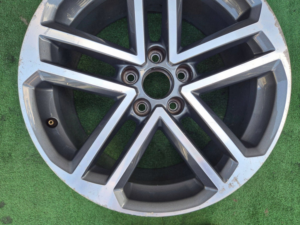 1x Alufelge 18 Zoll 5x112 8V0601025DG Audi A3 Rim Wheel FEL7186221857bv