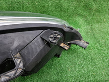 Laden Sie das Bild in den Galerie-Viewer, Frontscheinwerfer Citroën Berlingo 9806306580 Ein Stück (Rechts oder Links)