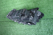 Laden Sie das Bild in den Galerie-Viewer, Frontscheinwerfer Mercedes-Benz W246 A2469066201 Rechts Scheinwerfer Headlight SCH7969300433yq