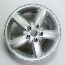 Laden Sie das Bild in den Galerie-Viewer, 1x Alufelge 17 Zoll 7.0&quot; 5x114.3 41ET 520102B120 Hyundai Rim Wheel