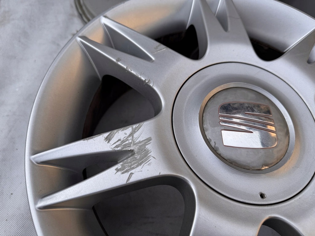 4x Alufelge 15 Zoll 6.0" 5x100 43ET Glanz Silber 6L0601025A Seat I Rim Wheel FEL6814274215kh