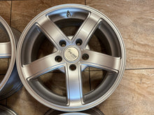 Laden Sie das Bild in den Galerie-Viewer, 4x Alufelge 16 Zoll 6.5" 5x114.3 50ET Glanz Silber Honda I 4 Rim Wheel FEL7625251287ow