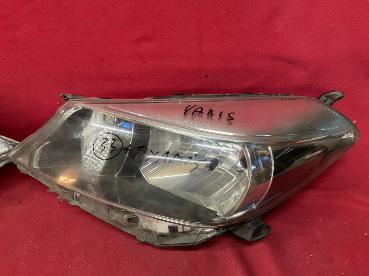 Frontscheinwerfer Toyota Yaris Ein Satz Scheinwerfer Headlight SCH4288683374wg