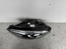 Laden Sie das Bild in den Galerie-Viewer, Frontscheinwerfer Mercedes-Benz W177 A1779065704 LED Links Headlight SCH5028070801wp