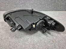Laden Sie das Bild in den Galerie-Viewer, Frontscheinwerfer Renault Fluence 260606836R Vorderseite Scheinwerfer Headlight SCH8307894035if