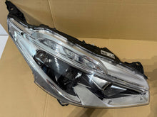 Laden Sie das Bild in den Galerie-Viewer, Frontscheinwerfer Peugeot 208 90068513 LED Rechts Scheinwerfer Headlight SCH7951344302ed