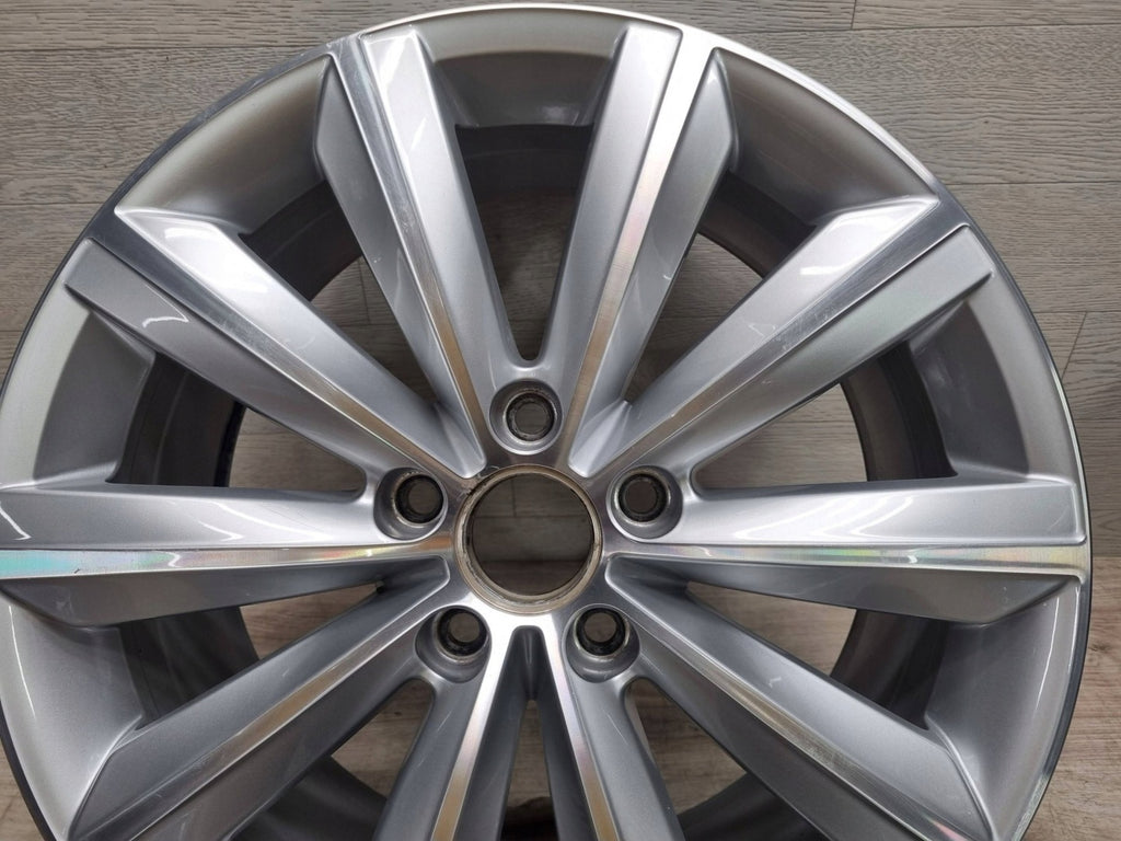 1x Alufelge 17 Zoll 7.5" 5x112 47ET Glanz Silber 3AA601025F VW Passat B7 FEL2056029962sz