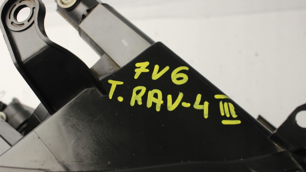 Frontscheinwerfer Toyota 4 III 2006R- Rechts Scheinwerfer Headlight