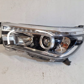 Frontscheinwerfer Toyota Hilux VIII Links Scheinwerfer Headlight SCH4343764853bh