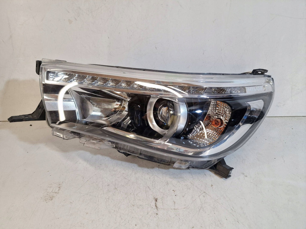 Frontscheinwerfer Toyota Hilux VIII Links Scheinwerfer Headlight SCH4343764853bh