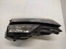 Laden Sie das Bild in den Galerie-Viewer, Frontscheinwerfer Skoda Karoq 57B941016A Rechts Scheinwerfer Headlight SCH8087921016qn