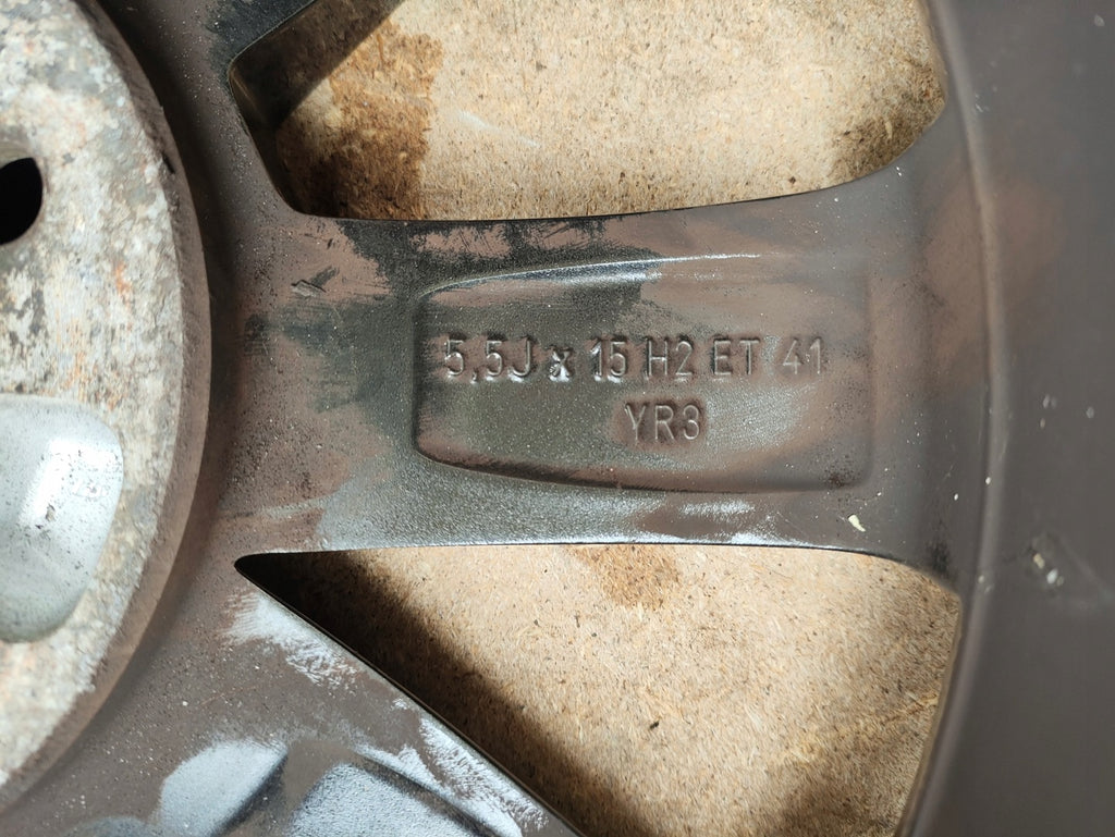 1x Alufelge 15 Zoll 5.5" 4x100 51ET Glanz Graphit 1ST601025 Skoda Citigo