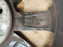 Laden Sie das Bild in den Galerie-Viewer, 1x Alufelge 15 Zoll 5.5&quot; 4x100 51ET Glanz Graphit 1ST601025 Skoda Citigo