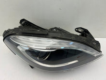 Laden Sie das Bild in den Galerie-Viewer, Frontscheinwerfer Mercedes-Benz W246 A2468207861 Xenon Rechts Headlight