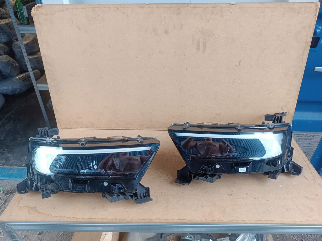 Frontscheinwerfer Opel Mokka 9837331880 9834007980 LED Rechts oder Links